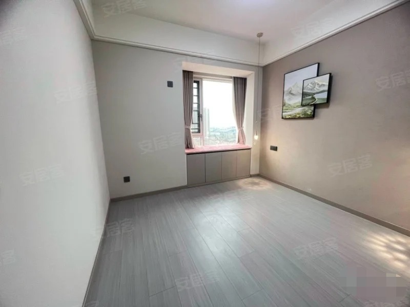 鸿昇现代城，全新装修，精装2房2卫，实验五小新三中​，满五，好楼层，全屋品牌