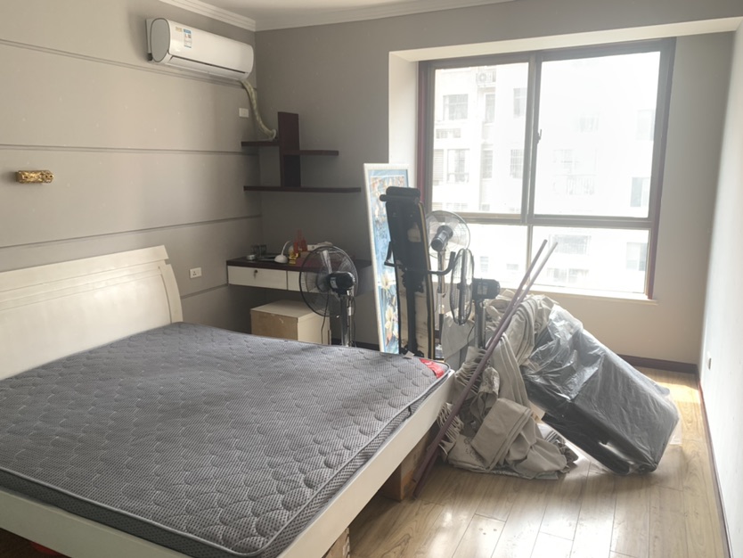 城南金诚花园，大三房，送车位，入户花园，好楼层