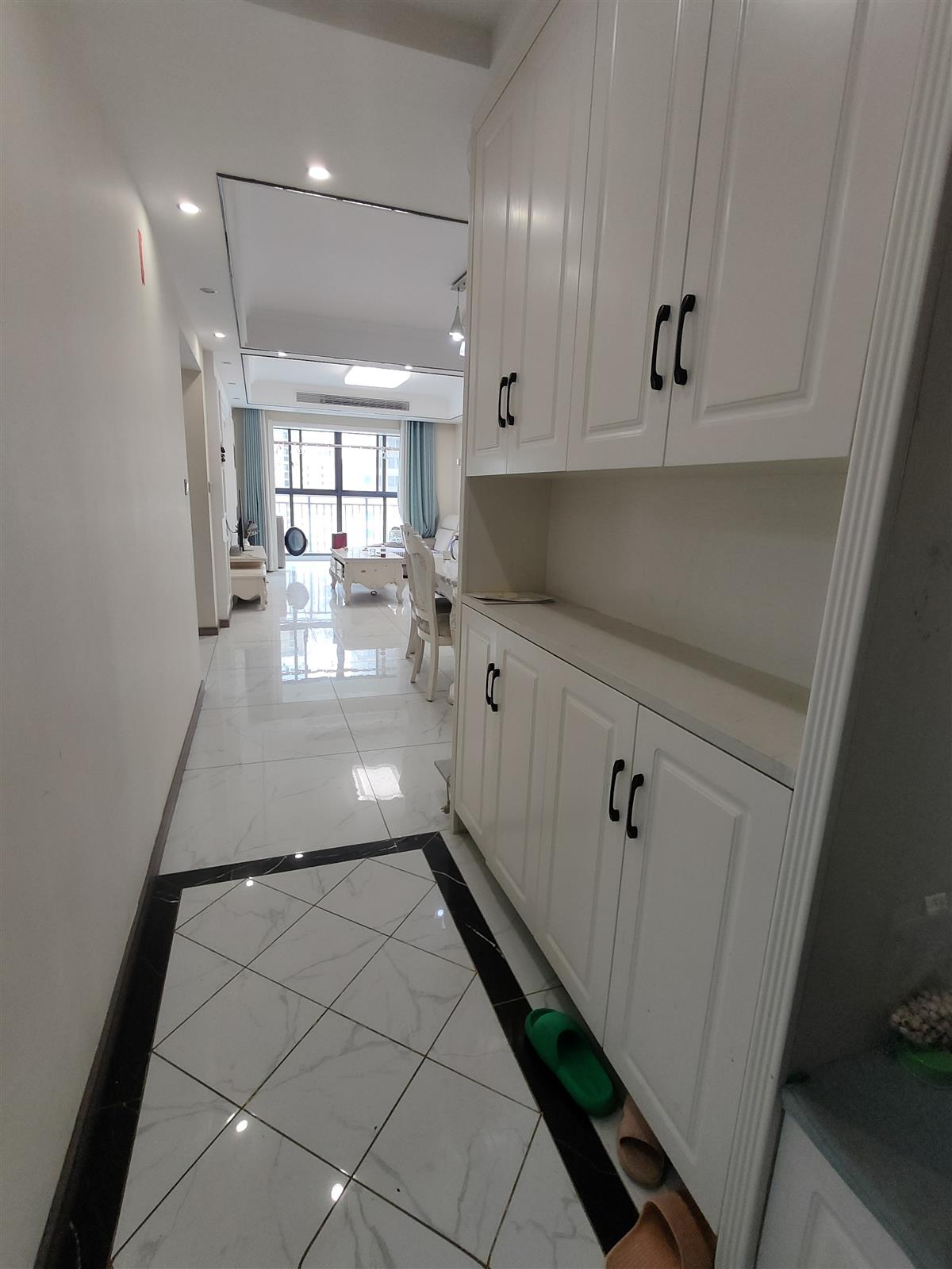 森林国际.精装大两房.诚意出租.看中可谈