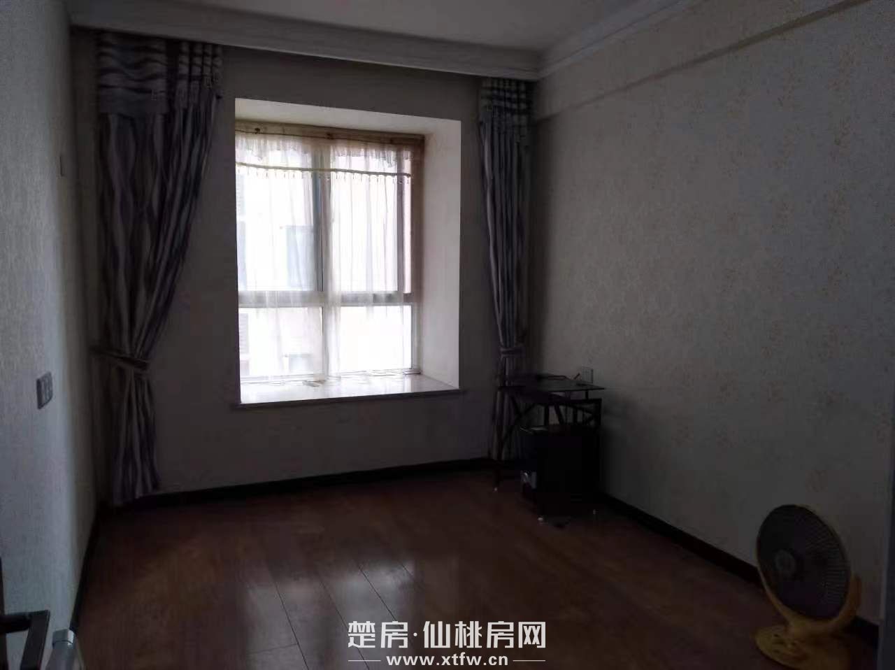 精装修大房，家电齐全，可拎包入住