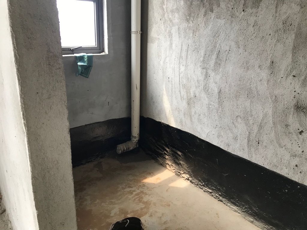 御台公馆.毛坯四房.证件满二.看房方便