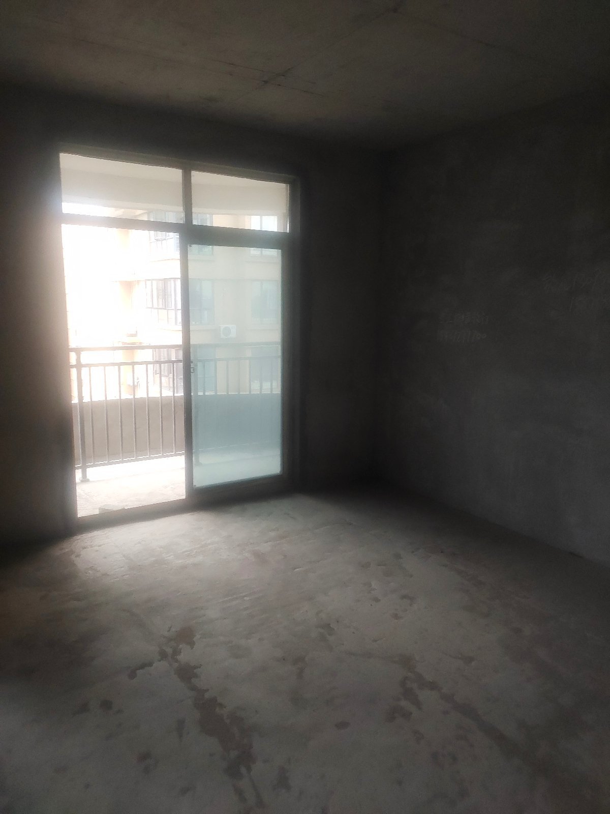 颐和公馆98平毛坯三房