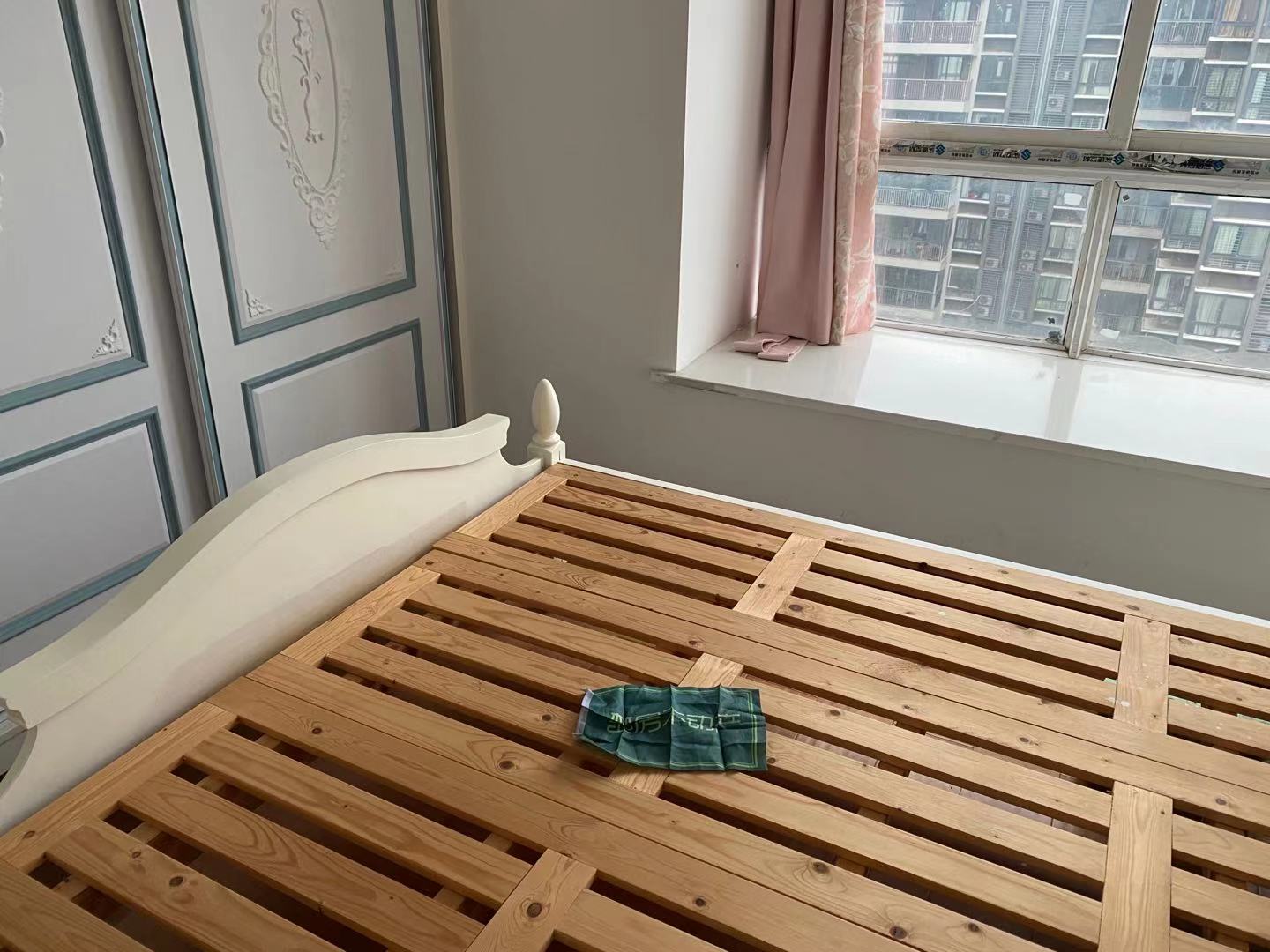 世纪雅园9成新精装四房视野采光好的冒的讲可贷款看房提前电话