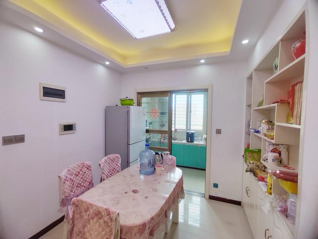 和合国际城3室2厅精装修55万优价出售