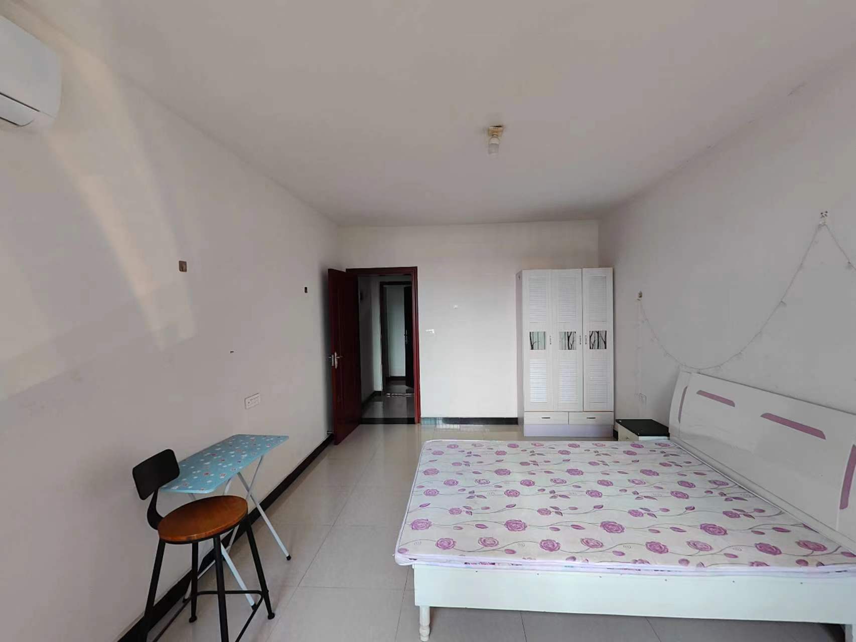 车站附近单间来咯，可直接拎包入住，地段超好，出行方便，菜场穴校近