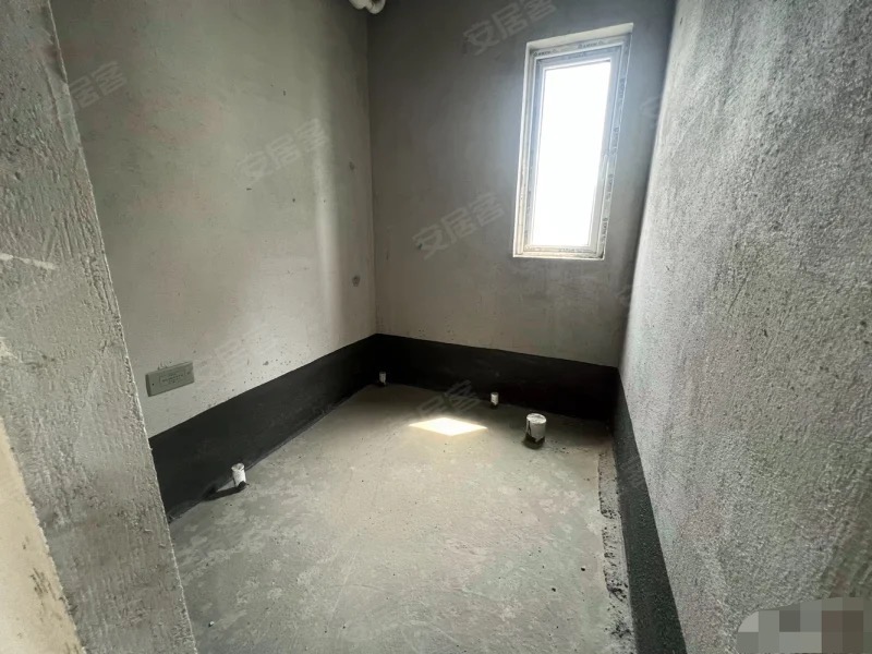 城南，金科，边户，业主抖降15万，单价3200，边户，大三房，南北通透，好楼层