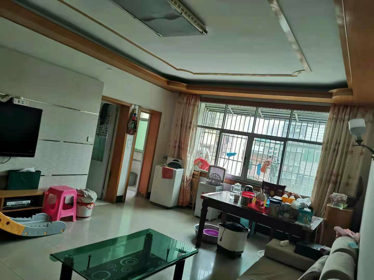 何李路 昌盛菜市场旁 步梯六楼 精装三房 生活方便