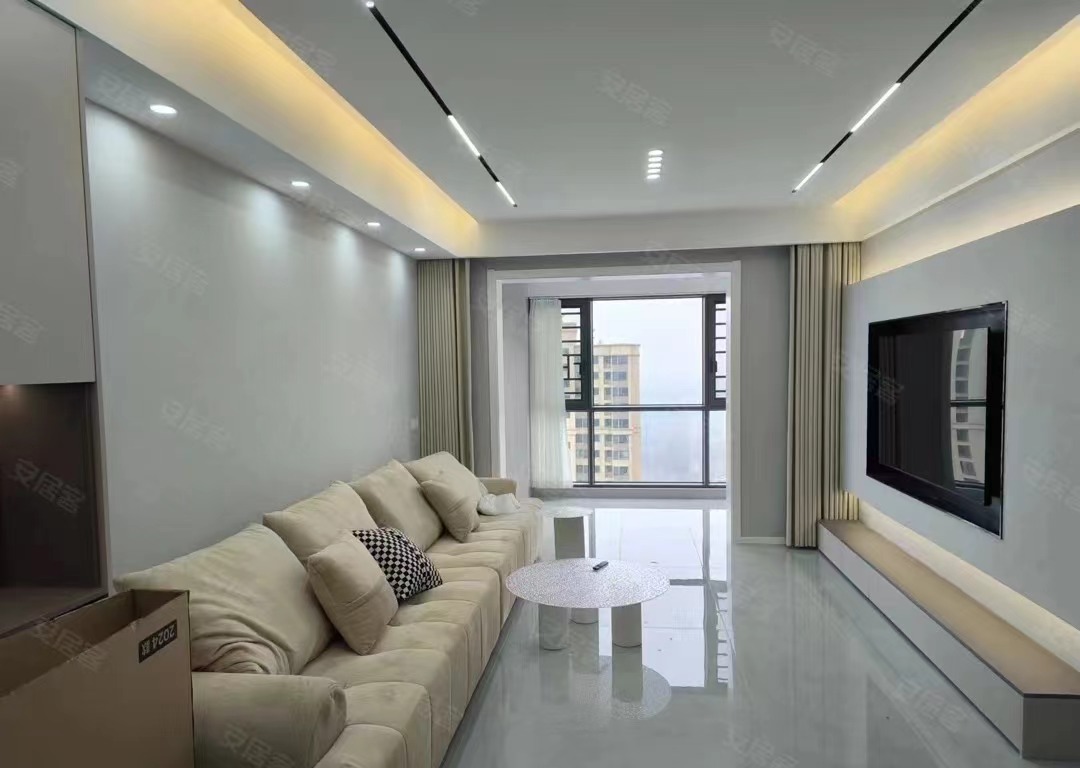 59，房东亏本出，全新装修，精装三房，采光好，拎包入住