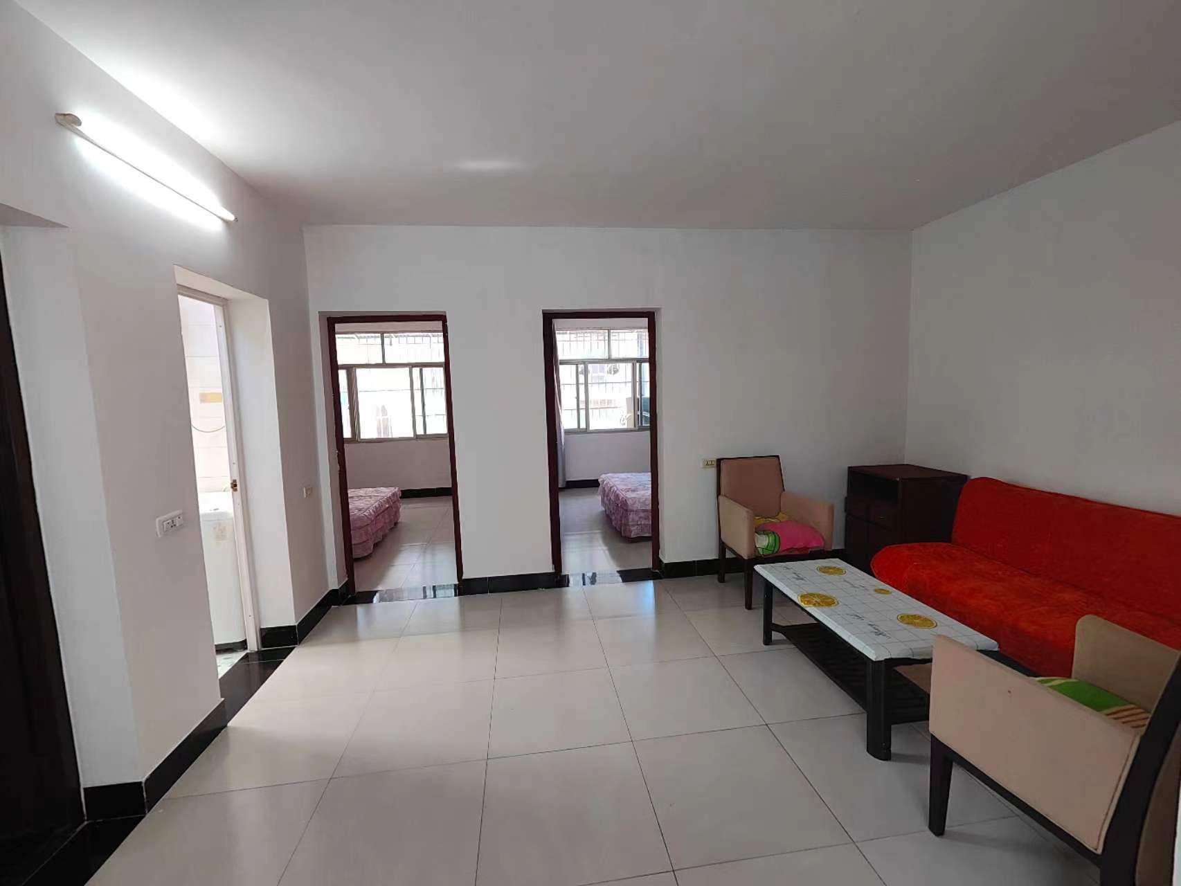 复州花园北门两室一厅一厨一卫，房子新的很，家电齐全可拎包入住