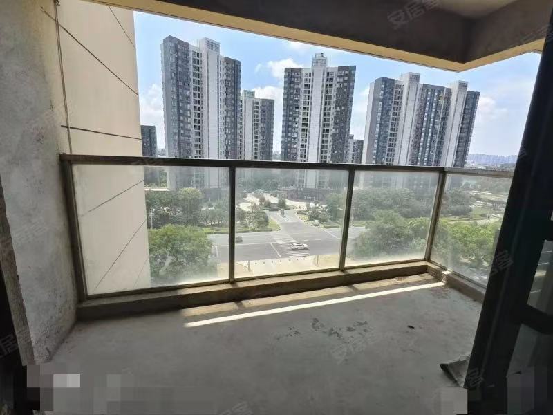 城东，世纪阳光城，单价2字头，电梯8楼，有证，​南北双阳台三房两卫