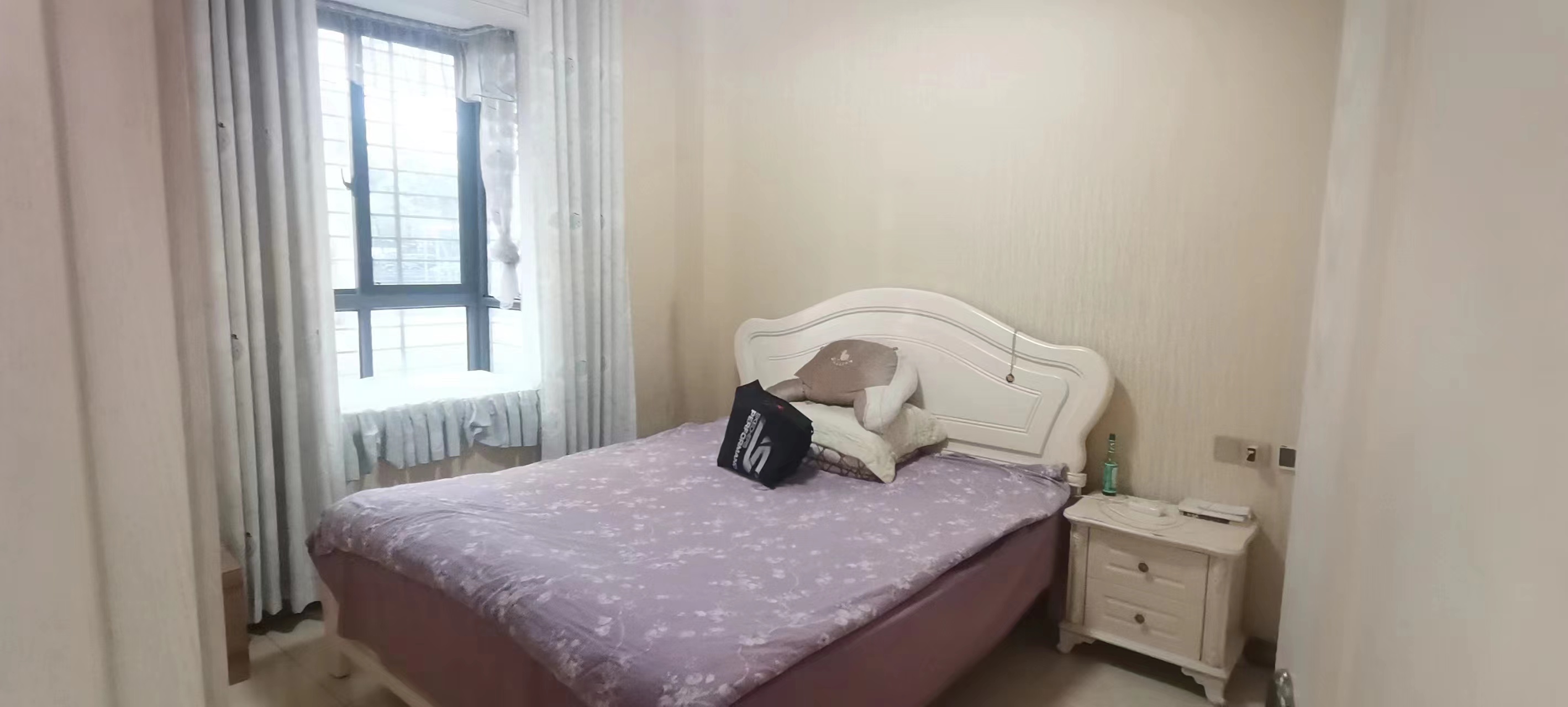 上林仙苑.精装三房.带200平的院子可以种花种菜.看房方便