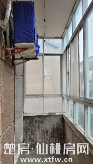 新生街 私房地段好共4层6房1厅