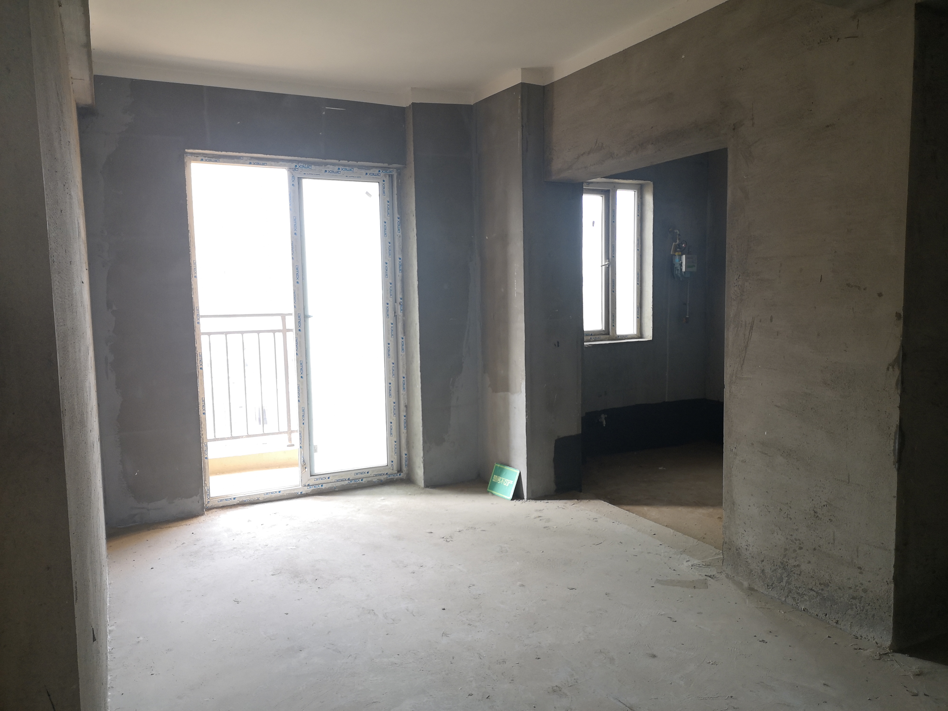 森林国际中间楼层四房两厅两卫采光佳