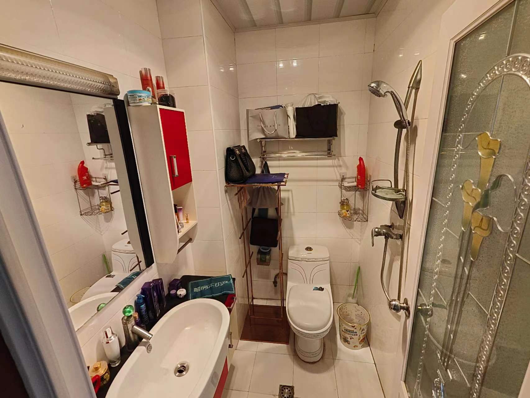 武商附近好房子，长虹花园精装大三房业主诚意出售，家电齐全拎包入住