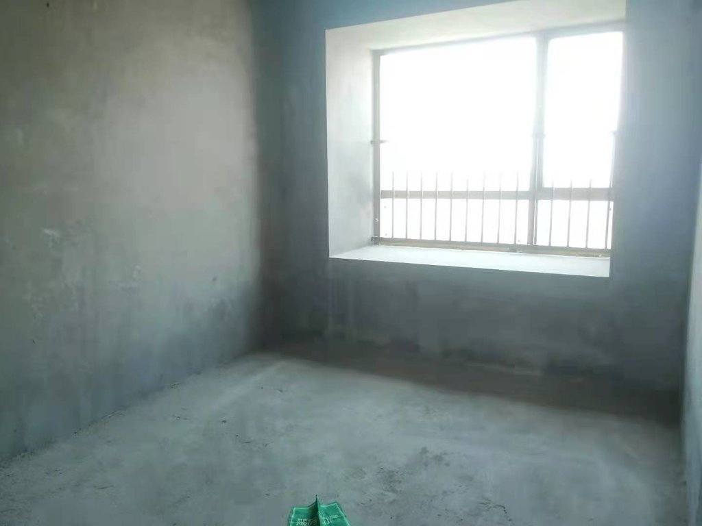 御湖世家毛坯三房看房方便视野好南北通透小区环境优美出行方便