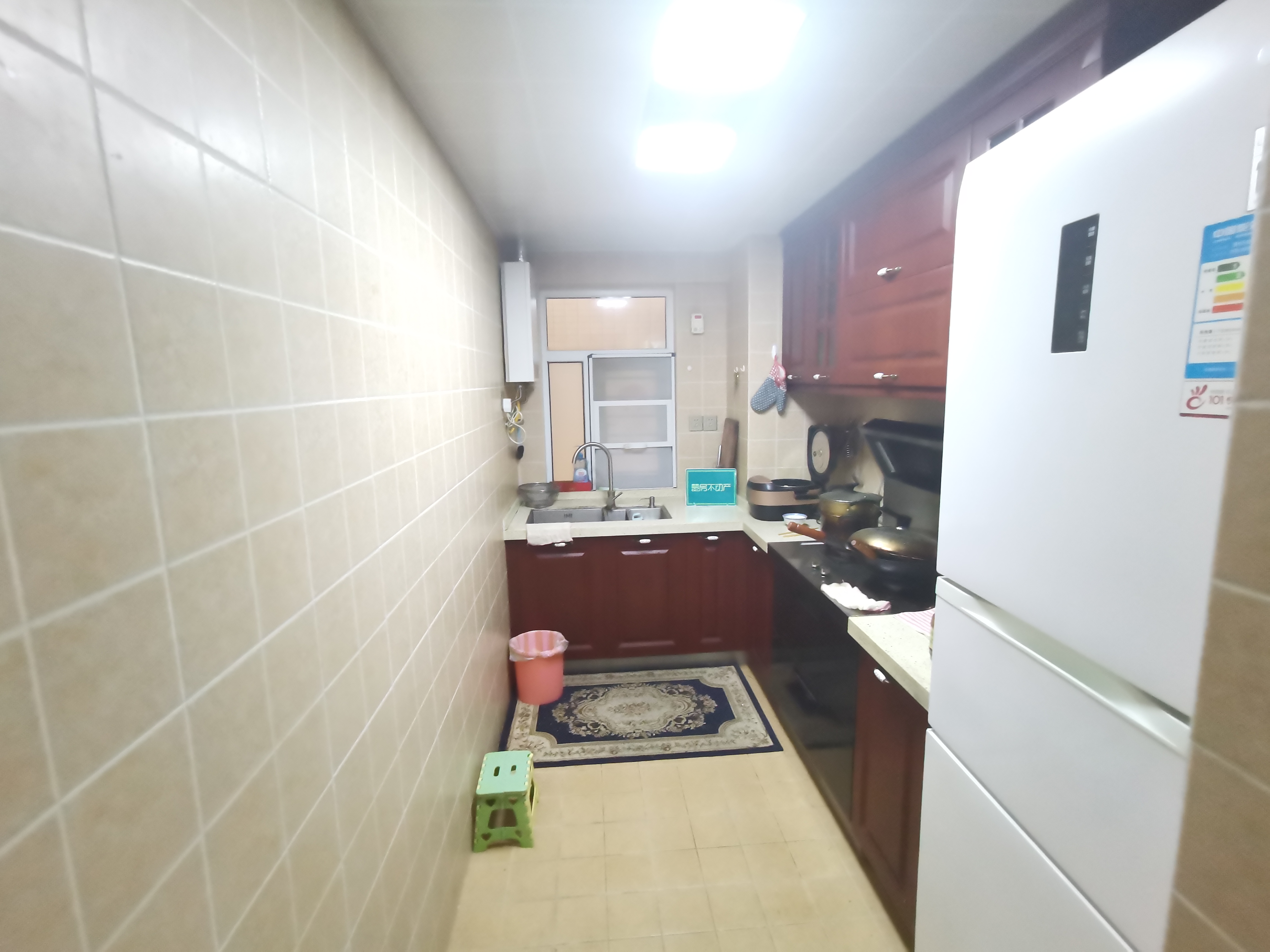 润泽天下豪装3房，沔阳 对面，装修都花了40万，有证可按揭