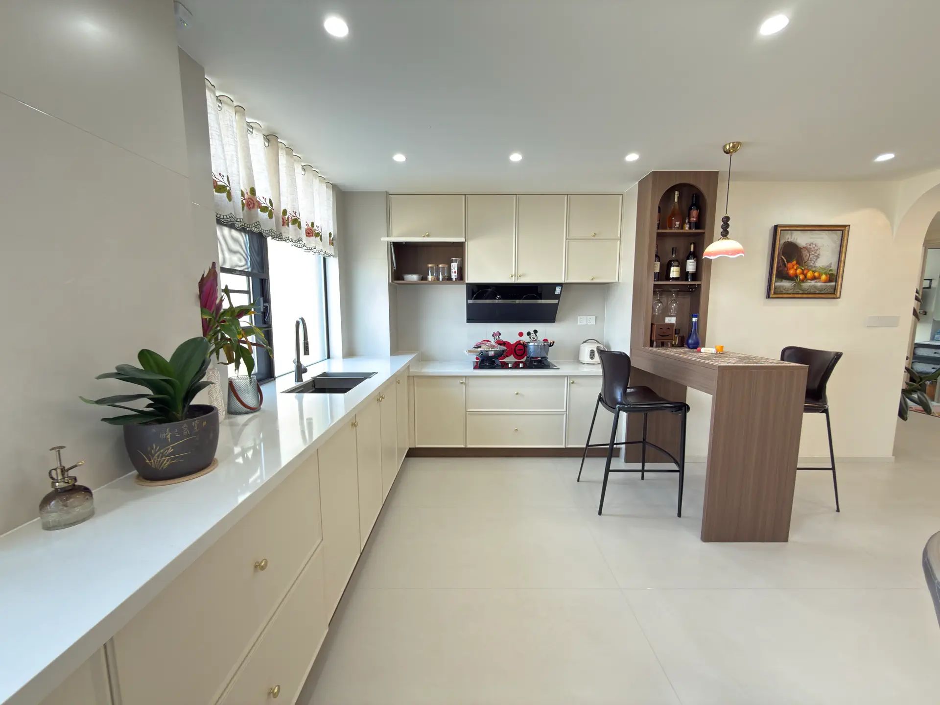 洋房！电梯小高层，好楼层，全屋高档家私，法式中古风，证满二