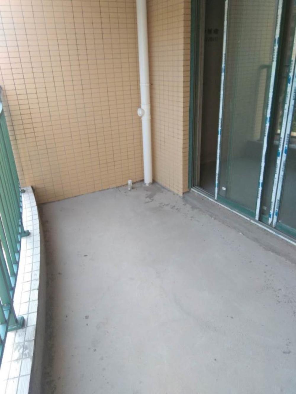 新城壹号五期三室，南北通透，光线户型都 ，看房方便！