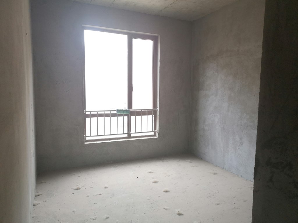 绿地香格里拉洋房毛坯四房电梯好楼层双阳台