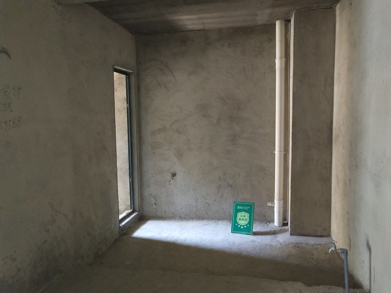 奥星凤凰城毛坯两房看房方便电梯高层看房方便