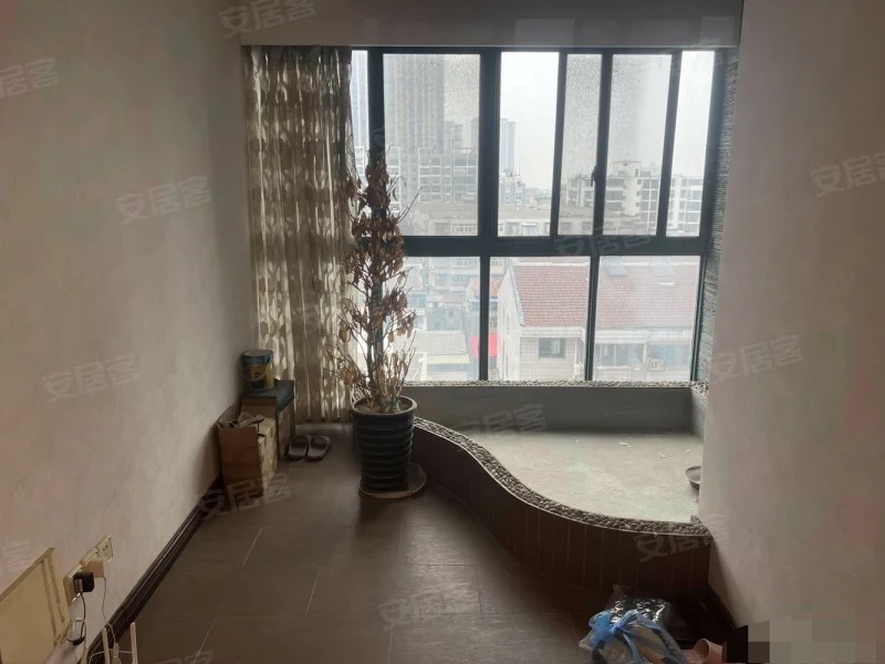 277，亏本急售，武商旁，浅水湾中央公园，精装三房，电梯小高层9楼