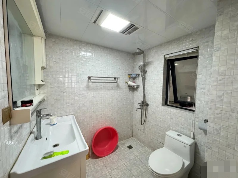 324，亏本出售，城南，元泰未来城，精装三房，9成新，中间楼层，证满二