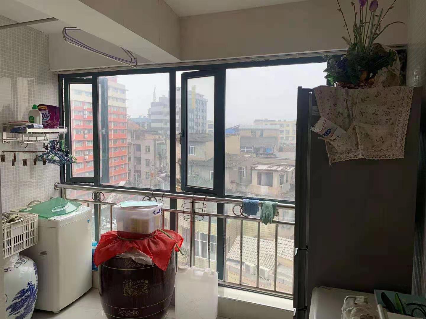 大兴公寓两室一厅精装，电梯好楼层诚意出售！