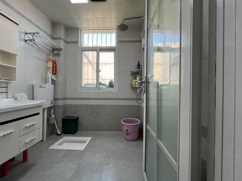 降价了，城南，单价4600，新城一号旁，电梯小高层，精装三房，成色新，