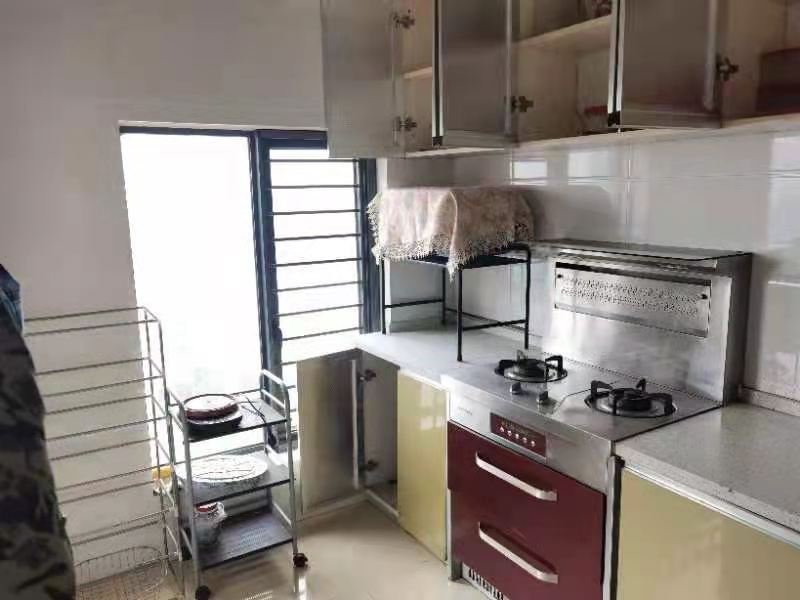 绿地华庭电梯复式 赠送面积多精装大5房诚意出售