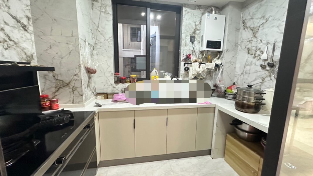 降价了，吾悦华府，1楼，精装三房，单价5900，大横厅大花园，全屋中央空调，采光好