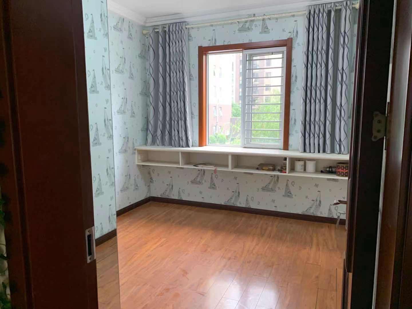 中央华府，仙桃 旁，设施齐全