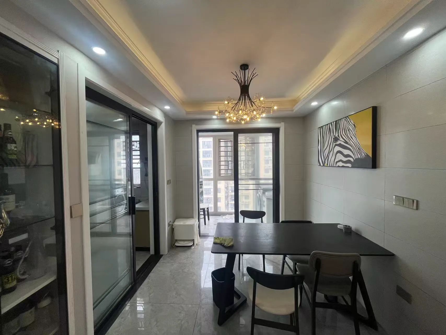 城西，满庭春，精装三房两厅两卫，成色新，电梯好楼层，证满二