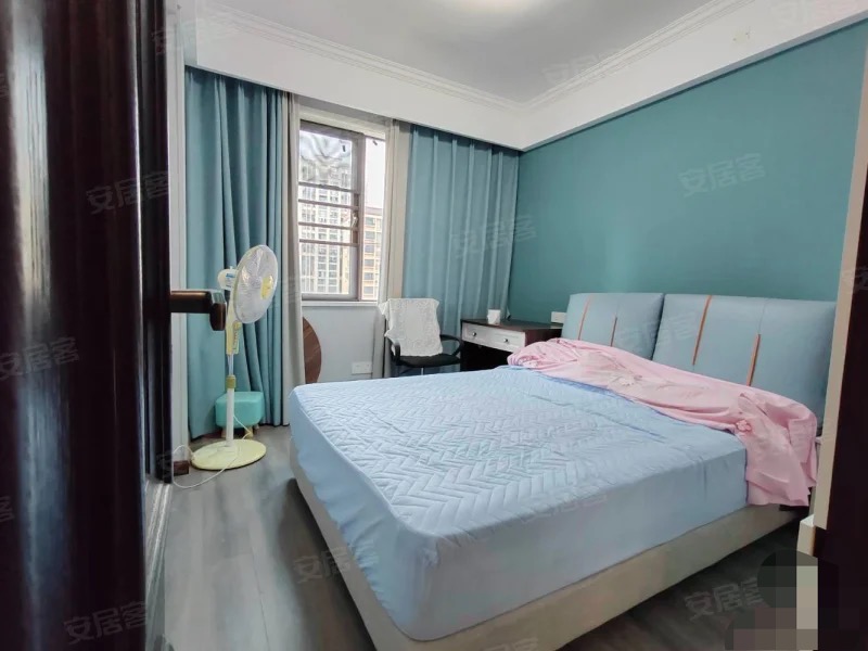 城南，吾悦旁，荣怀，电梯小高层，好楼层13楼，一梯一户，东边户，证满二