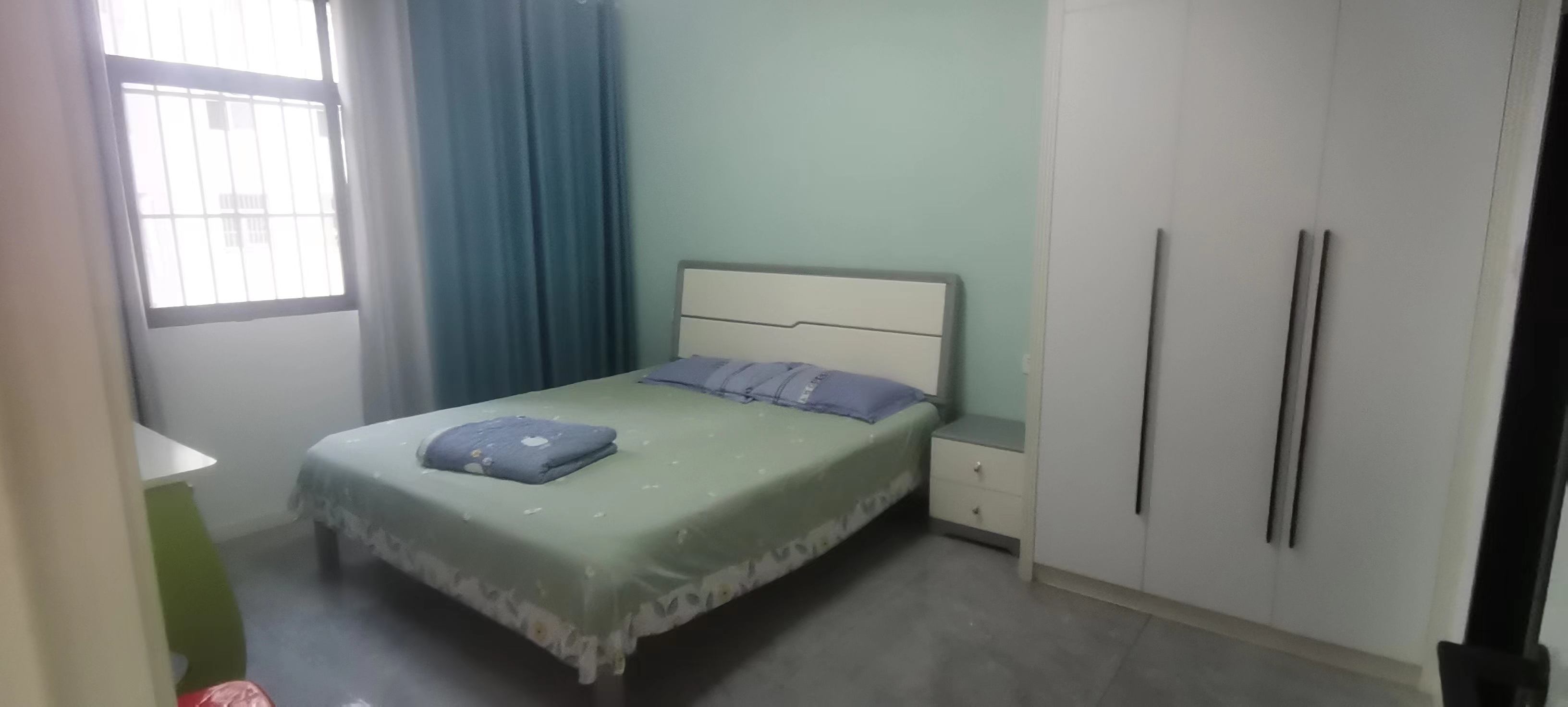 复州花园.精装三房.房子成色新.看房方便