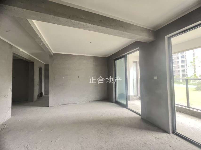 捡漏，吾悦广场，54万送车位，现房，不是一楼顶楼​，单价4900