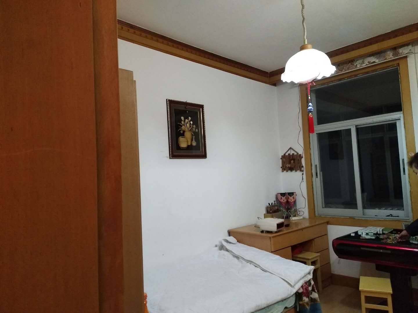 城市广场旁边三房两卫中层看中即可过户