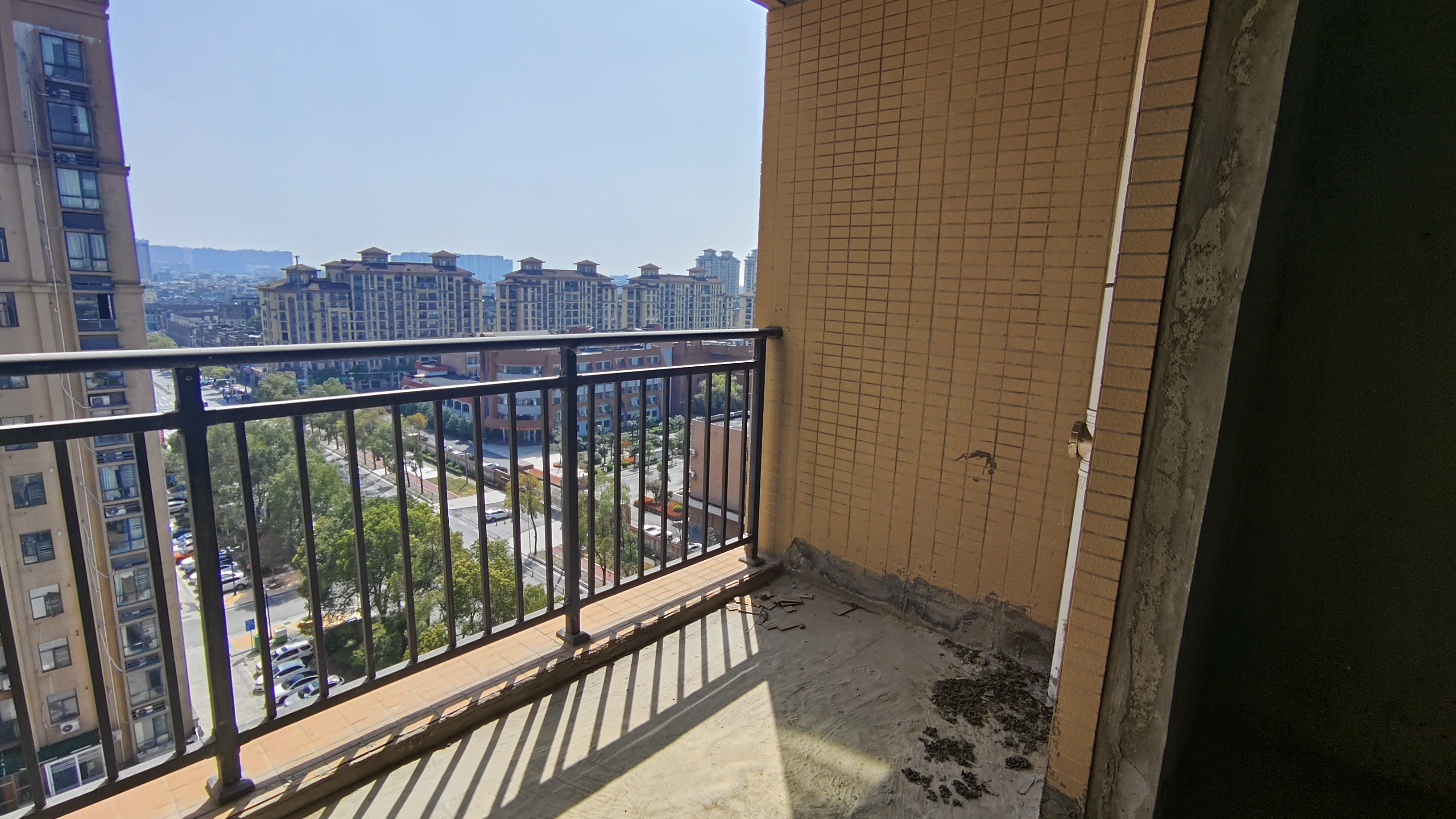 时代天骄.毛坯边户三房.证件满二.看房方便