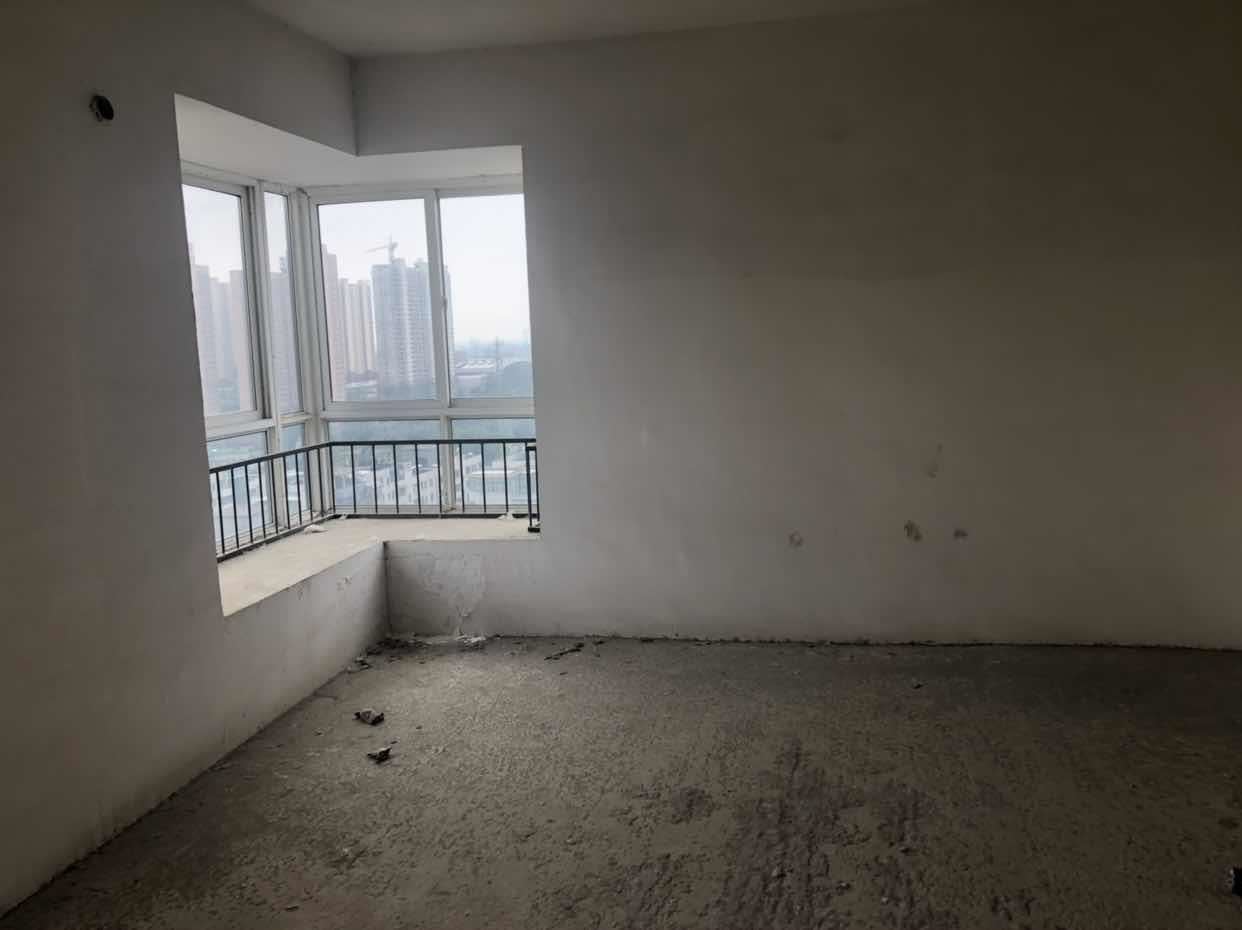 三丰鼎城大两房，南北通透边户，想要小面积南北通透边户的看过来