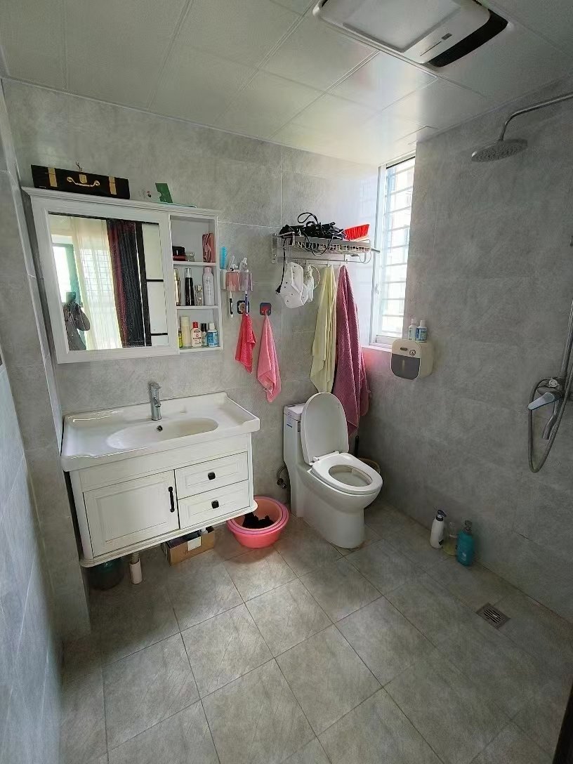 城南都市高尔夫.精装三房两卫.电梯中间楼层.看房约