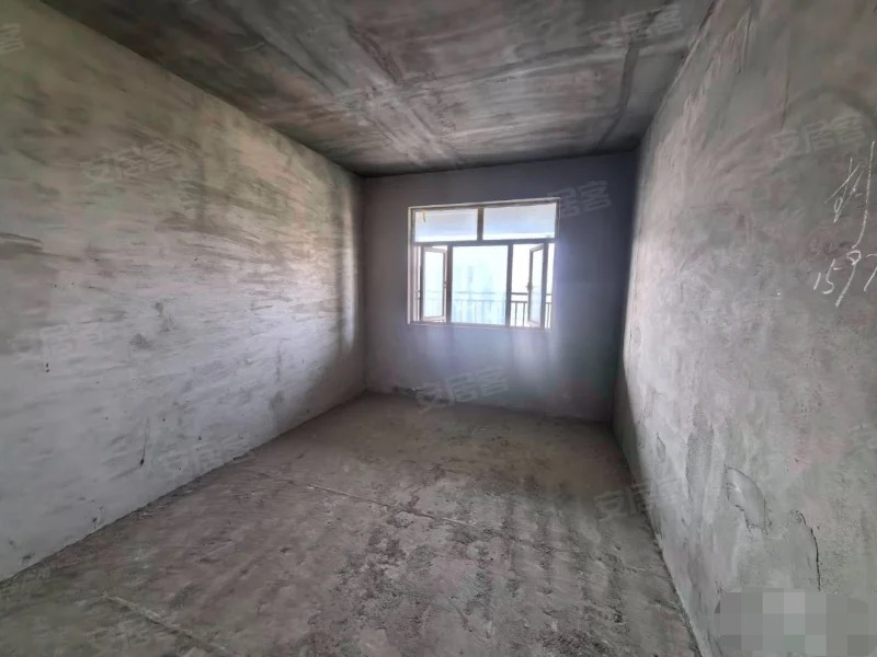 城南，银孚领秀城，单价4400，证件满二顶楼，全人车分流，证满二