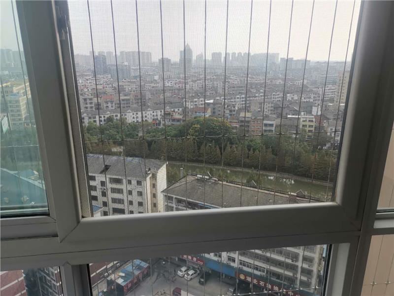  旁圣淘沙国际花园3室2厅电梯房精装采光好