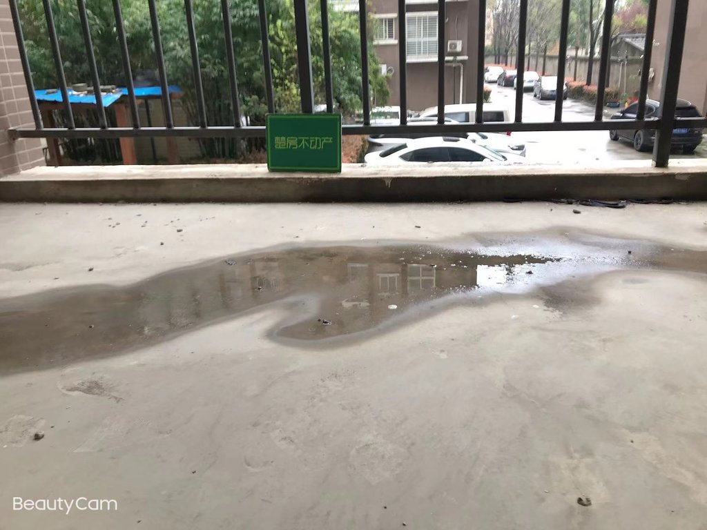 香岸华府毛坯三房采光可以视野不错看房方便证在手满二