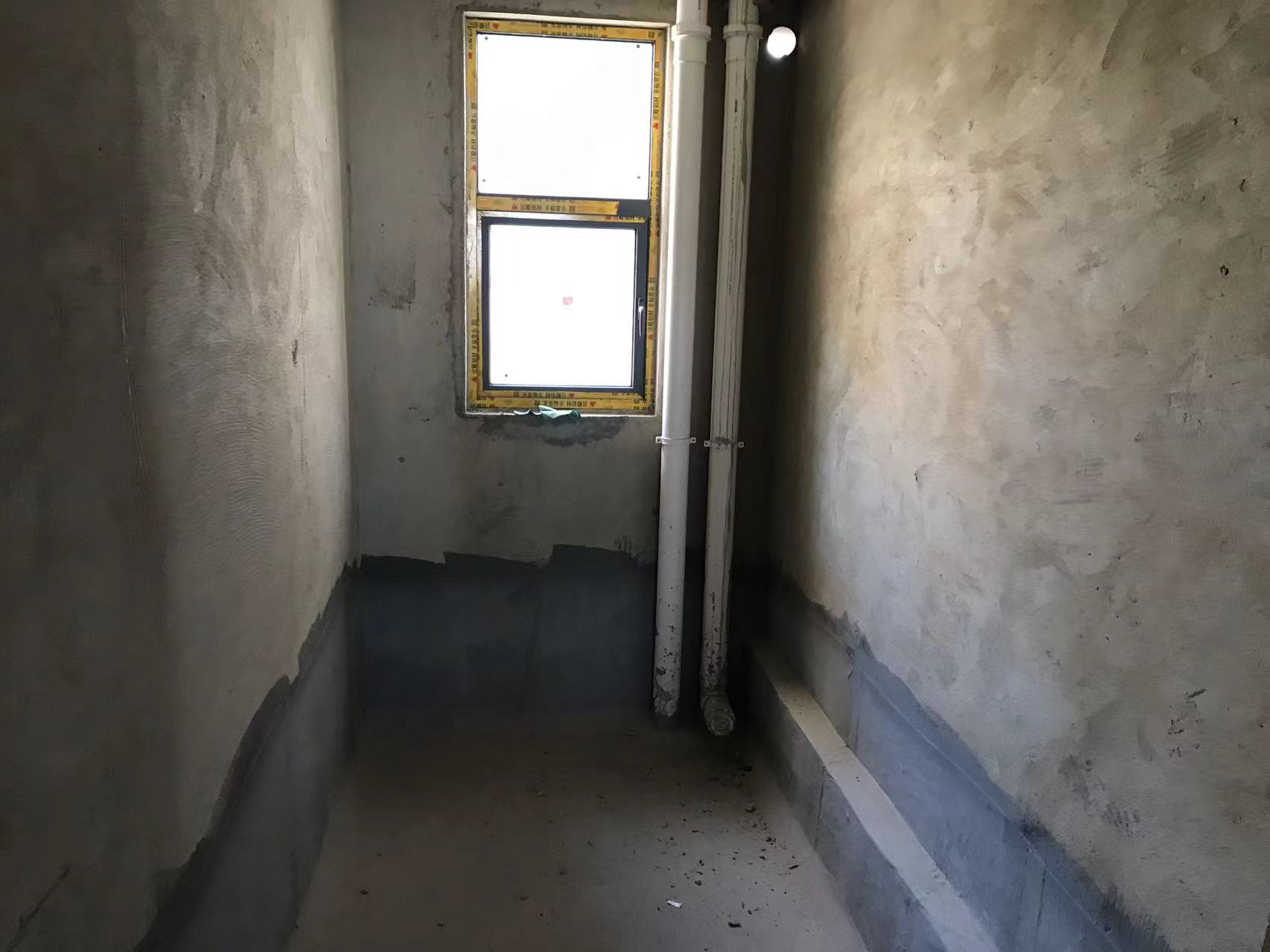 满庭春对面学府名都毛坯三房电梯中层看房方便