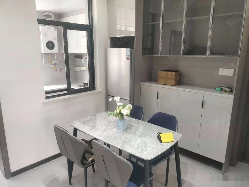 396，西桥附近，紫竹雅居步梯三楼，精装3房，有院子，家具家电齐全