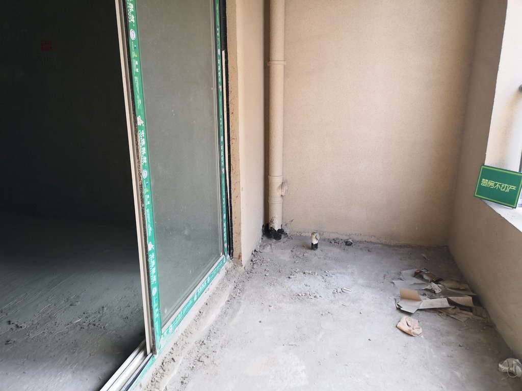 元泰毛坯三房单价6000看房方便可按揭