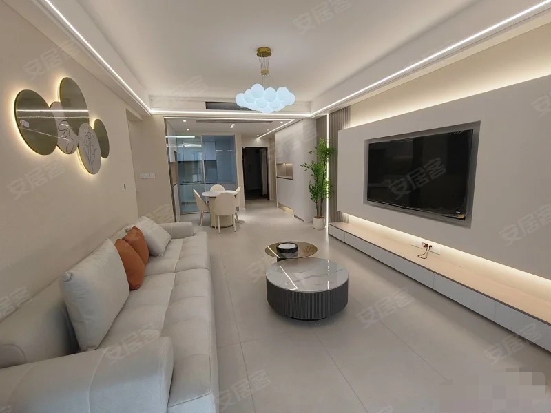 86，御湖世家全新精装三房二卫，电梯好楼层，湖景房，送车位，证满二