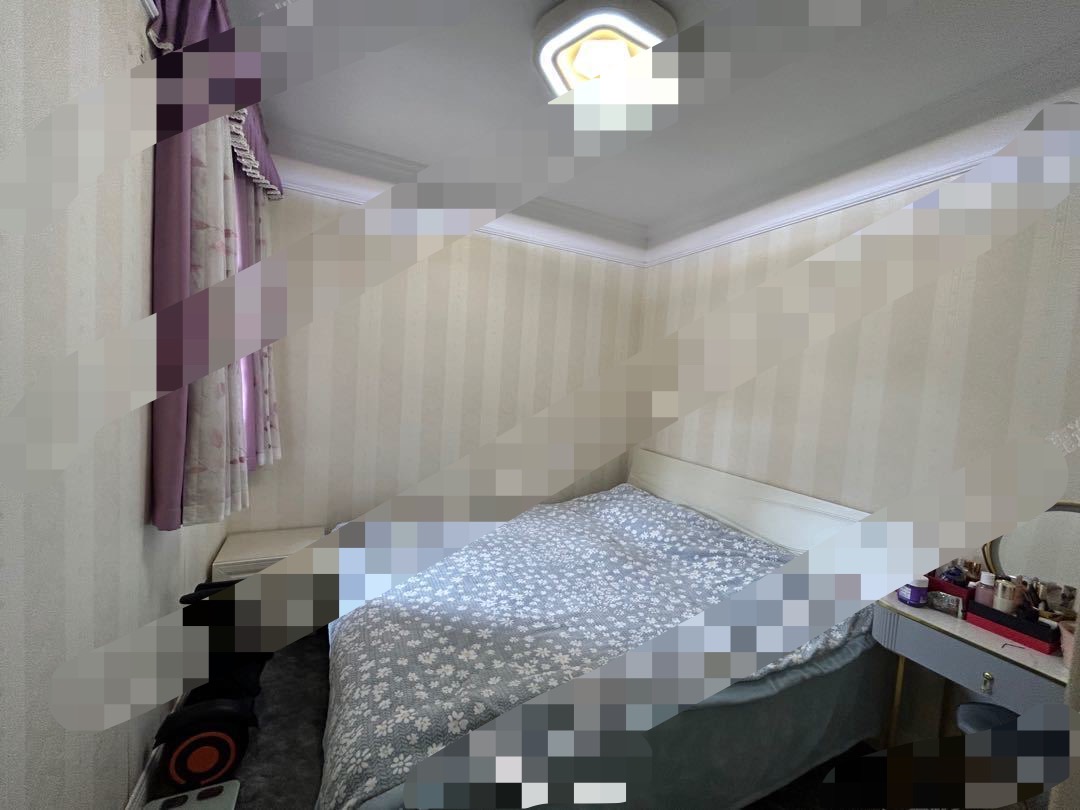 城南，新城一号，精装3房。成色新，诚心出售，实验三小旁