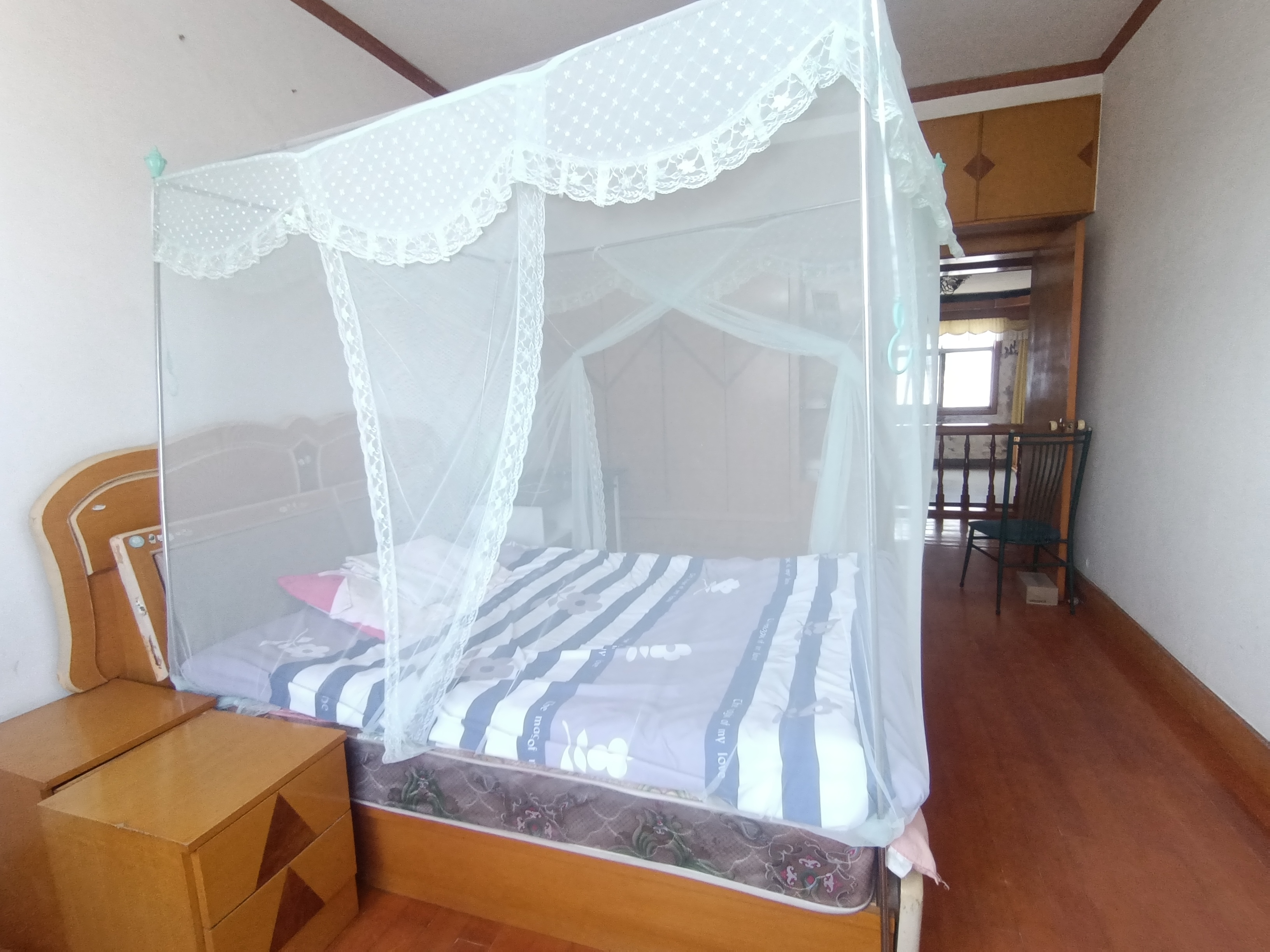 复州花园好楼层三房老证诚意出售