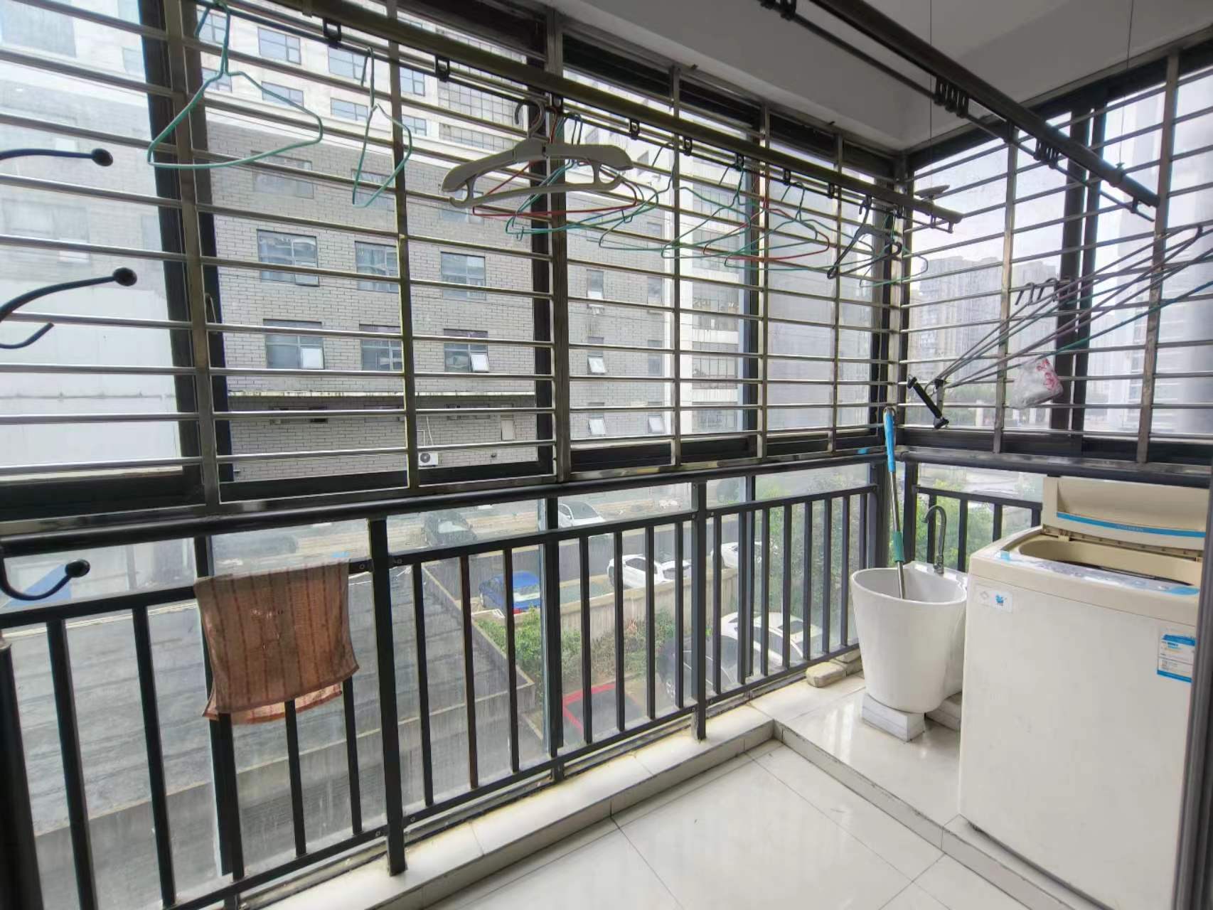 江汉星城.精装大两房.证件满二.看房方便