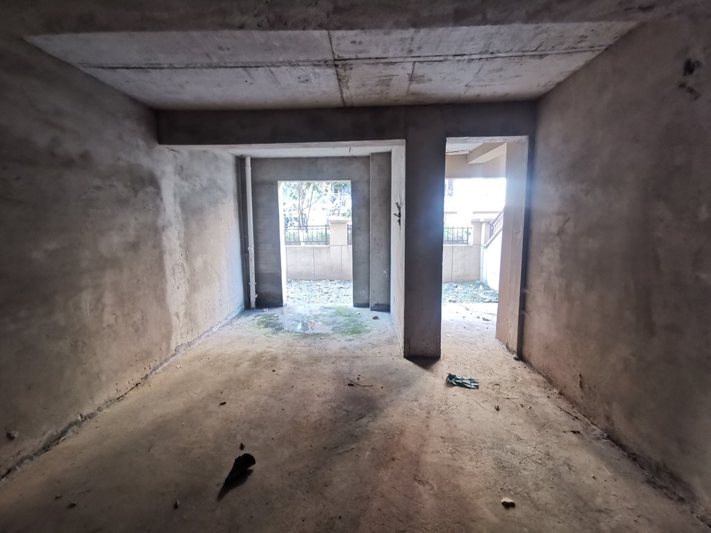 绿地香格里拉复式楼 带车库赠送大院子南北通透